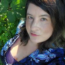 Rescue story of Beau, a bird with broken bones, needing a new home