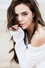 How Bailee Madison Became An Actress Producer Author And Fashion Designer At 18