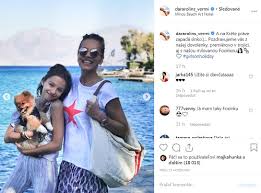 Kromě dobré hudby se můžete občerstvit u jednoho z našich čtyř barů. Dara Rolins Surprised Vacationing In Tree Her And Lole Do Company What A Courage Uneath