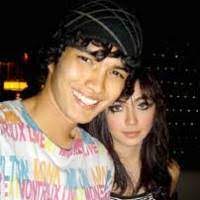 Tidak seperti dulu yang tomboy, rambutnya tergurai panjang dan penampilan feminin menambah. Nadia Vega Aldi Saingan Baru Acha Irwansyah