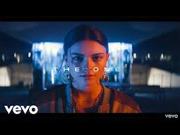 Himesh patel stars as struggling musician jack malik, who suddenly finds himself the only person who has ever heard of the beatles and becomes famous after taking credit for their songs. Rea Garvey Vize The One Deutsche Ubersetzung Lyrics Songtextes De