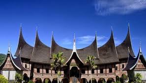 Bahasan lebih lengkap tentang daftar rumah adat tradisional dari berbagai provinsi yang ada di indonesia. Desain Rumah Adat Sumatera Barat Dan Sejarah Lengkapnya