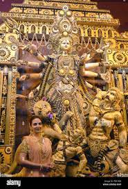 Kolkata, India. 14th Oct, 2018. Actress Isha Deol visits Young Boys Club  Durga Puja pandal or