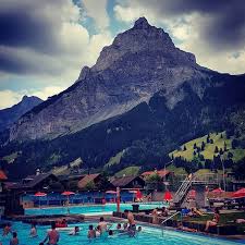 Baden In Schonster Bergkulisse Freibad Kandersteg Bira Kantonbern Berneroberland Berneralpen Alpen Schweiz Instagram Landmarks Natural Landmarks