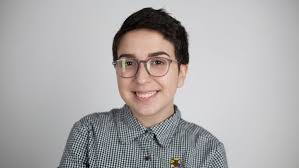 Mackenzie Hare's Instagram, Twitter & Facebook