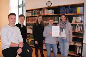 Verlängerung der Bildungspartnerschaft mit dem Stadtarchiv