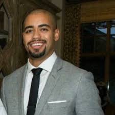 Lou Hart's Instagram, Twitter & Facebook