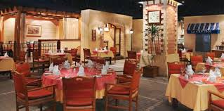 تلفزيون نابلس زوج يطلق زوجته في مطعم لرغبتها في تصوير الطعام