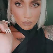 Krystal Benton's Instagram, Twitter & Facebook