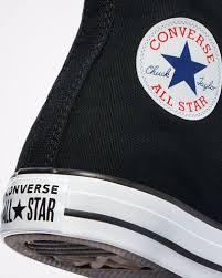 These sneaker boots come in a variety of colorways and materials like leather and organic canvas. Chuck Taylor All Star Classic High Top Converse De At