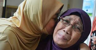 Rumah orang tua, rumah orang kaya, gambar rumah orang miskin, rumah orang ada tupperware, lawatan ke rumah orang tua, dari brussel ke amsterdam terkenang masa menggelandang via www.caknun.com. Mak Ayah Kan Dah Tua Jagalah Mereka Sayunya Baca Pengalaman Asral Widad Di Rumah Warga Emas Nona