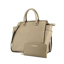 Slip the strap over your shoulder when the occasion calls for a. Second Hand Michael Kors Selma Bags Collector Square