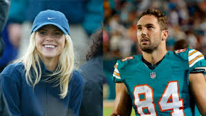 Tiger woods' former wife elin nordegren is expecting a baby with former nfl star jordan cameron, who played for the miami dolphins, page six sources tell page six that elin has been dating former dolphins and cleveland browns star cameron, 30, for more than two years, but the couple has kept. How Did Elin Nordegren And Tiger Woods Meet What Led To Their Divorce