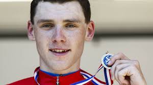 Van den Broek-Blaak wint 'kleine Parijs-Roubaix', Dekker junior steelt de  show