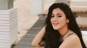 See more of naysila mirdad on facebook. Naysilla Mirdad Pamer Foto Sedang Fitting Baju Lucky Perdana Goda Soal Mencari Jas Putih Tribunnews Com Mobile