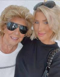 Appreciation for a young girl's confidence and beauty