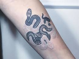 Black And White Snake Tattoo Drawing 10 Best Tattoo Artists Of 2016 Editor S Picks Tattoos Snake Tattoo Snake Tattoo Design