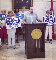 Following a week behind bars, josh duggar walked out of. Full Josh Duggar Court Documents From Child Pornography Indictment