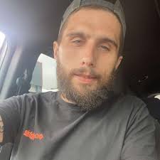 Andy Reid On His New Left Tackle Jaylon Moore: "First of all, he was  backing up a pretty good player in San Francisco. When he got his  opportunity, he took advantage of