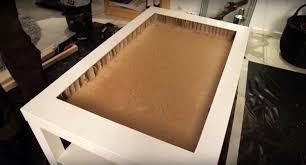 Comment J Ai Transforme Une Table Ikea En Un Miroir Infini Avec Images Table Basse Ikea Table Basse Ikea Lack Piratage Meubles Ikea
