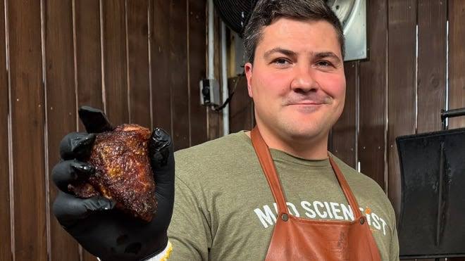 Kentucky YouTuber Jeremy Yoder advances on Food Network 'Pitmasters'