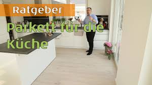 Im arbeitszimmer hat es schon eine delle (tasse runtergefallen). Parkett In Der Kuche Youtube