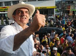 Este lunes fue oficializado el exministro óscar iván zuluaga como candidato presidencial del centro democrático, para las elecciones de 2022 . Oscar Ivan Zuluaga El Candidato De Caldas