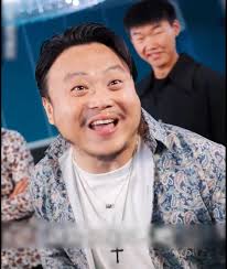 Para lang makapasok sa isang mayamang pamilya, handang isakripisyo ng isang  anak na babae ang kanyang ama na nag alaga sa kanya ng mahigit 20 taon