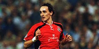 Перед увольнением он дал интервью, в уделив столько времени недостаткам коммуникабельности тухеля, будет справедливо рассказать и о его коммуникативных достоинствах. Milan Obradovich V Lokomotive Uzhe Mnogo Let Voznikayut Situacii Kotoryh Net V Drugih Klubah