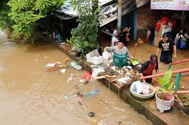 Sejumlah wilayah di ibu kota jakarta kembali terendam banjir setelah diguyur hujan, hari ini, minggu (23/2/2020). Begini Media Media Asing Beritakan Banjir Jakarta Hari Ini Halaman All Kompas Com