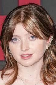 Vanessa Robertson's Instagram, Twitter & Facebook