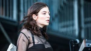 Perfect places concerns a narrative often present at teenage parties, a story of drug usage and sex. Lorde Gets Flowery With Perfect Places On Fallon Live Nation Tv