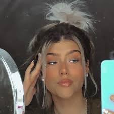 bella buck x (@bellabuckkk)