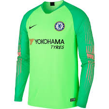 Raphael varane ist heiß begehrt. Chelsea Fc Trikot