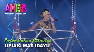 Live anugerah meletop era 2018 ame2018. Ame2018 I Gempak Persembahan Penutup Istimewa Upiak Isil Mas Idayu I Anugerah Meletop Era 2018 Youtube