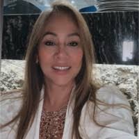 Elizabeth Borrero's Instagram, Twitter & Facebook