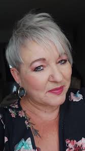 I know people have put up nasty comments about my hair but I don't care I  am a nice person and I like my hair just something to make me feel better