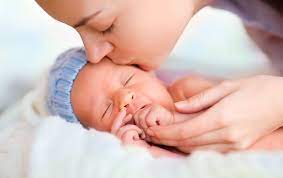 Baby sebenarnya sedang merangsang otak utk berkembang. Syok Sangat Hisap Jari Tu Mak Ayah Perlu Tahu Kebaikan Bila Bayi Suka Hisap Jari