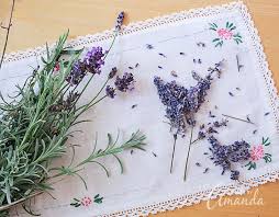 Create wonderful natural bouquets with beautiful dried flowers and grasses. Herbal Sachets How To Make An Herbal Sachet For Your Drawer