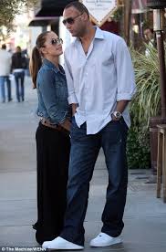 Minka kelly (born minka dumont dufay; Minka Kelly Splits With Derek Jeter Again And Falls Into The Arms Of Wilmer Valderrama Daily Mail Online