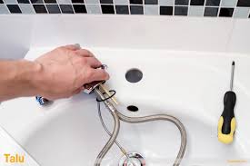Ob im bad oder in der küche, der wasserhahn wird täglich mehrmals gebraucht und zeigt über die. Wasserhahn An Der Spule Wechseln Anleitung In 7 Schritten Talu De