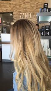 Warmes Braun Schmilzt Zu Butterblond Trend Damen Frisuren Brown Hair Dyed Blonde Warm Blonde Hair Butter Blonde Hair