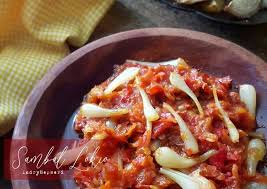 Bawang batak ( lokio ) adalah bawang yang berasal dari batak, biasa sering digunakan di dapur orang melayu dan medan, bagian yang digunakan untuk memasak adalah ubinya dan biasa digunakan untuk memasak masakan seafood. Aneka Resep Indonesia
