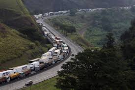 O ajuste semanal torna impossível o trabalho dos caminhoneiros, disse. Alta Do Diesel Aumenta Risco De Greve De Caminhoneiros Estradao