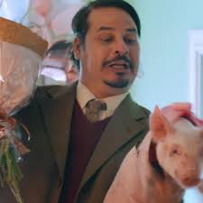 Juanma verdaderamente no pega una. 😂😂, ¿Ya vieron #NoEsLoQueParece ?  Aprovechen porque sigue en cartelera. 🐷