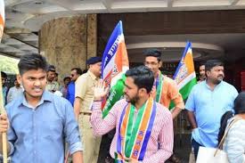 After North Indians, now MNS workers target Gujaratis, pull down signboards  at shops in Thane - The Financial Express