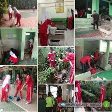 Kaget lihat kelas sudah ganti warna. Kegiatan Gotong Royong Menjaga Kebersihan Di Smkn 50 Jakarta Kompasiana Com