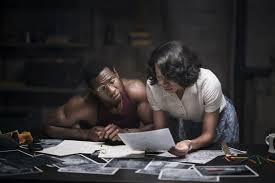 Jonathan majors worked in the theater first, playing henri marx in the play called the 'cry old kingdom'.| source: Bild Zu Jurnee Smollett Bell Bild Jonathan Majors Jurnee Smollett Bell Filmstarts De