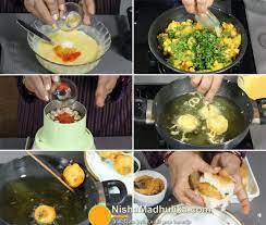 Vada pav is a popular street food served hot with green chillies and onion slices. Vada Pav Recipe Mumbai Vad Pav Batata Vada Recipe Nishamadhulika Com