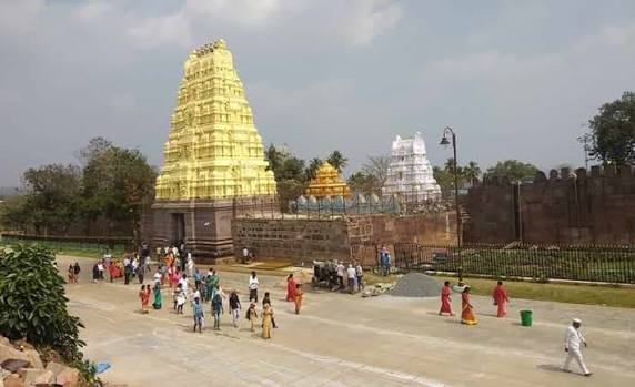 Pattadakal Chalukya Temples Karnataka: Architecture, History, and Tourist Info